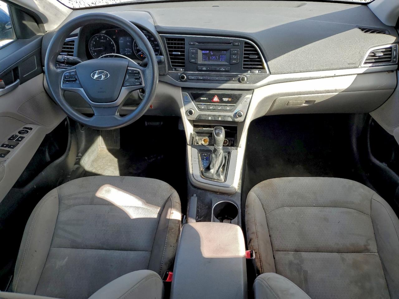 2017 HYUNDAI ELANTRA SE photo 8