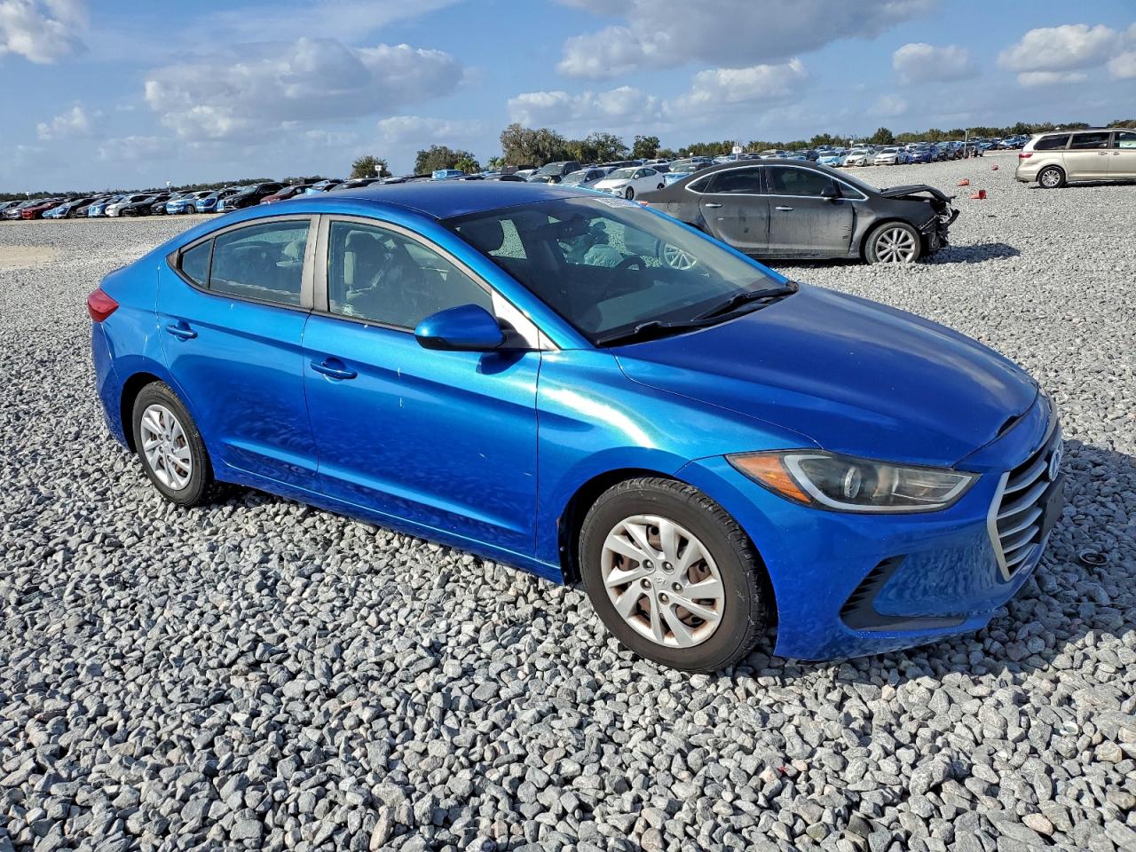 2017 HYUNDAI ELANTRA SE photo 4