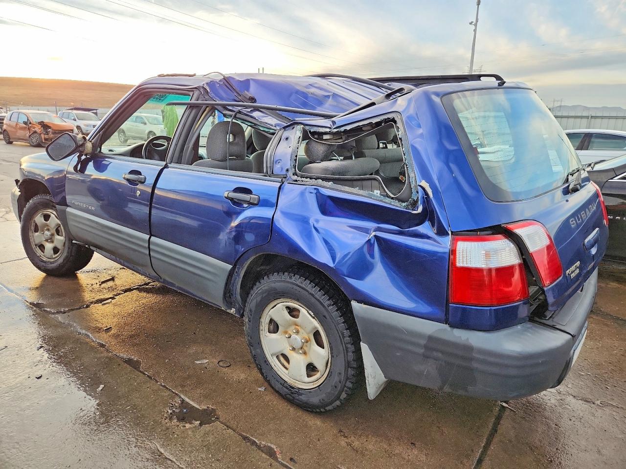 2001 SUBARU FORESTER L photo 2