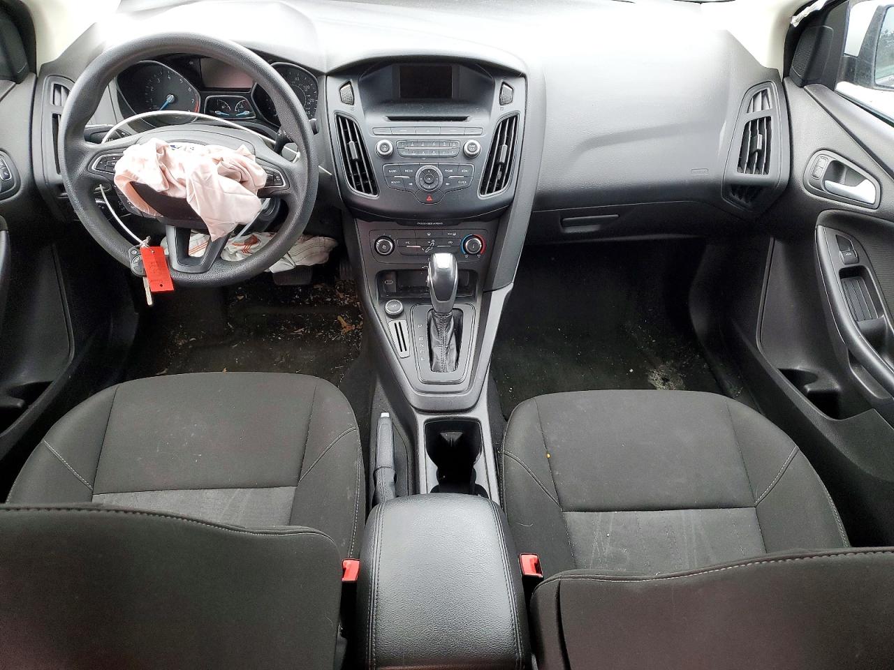 2015 FORD FOCUS SE photo 8