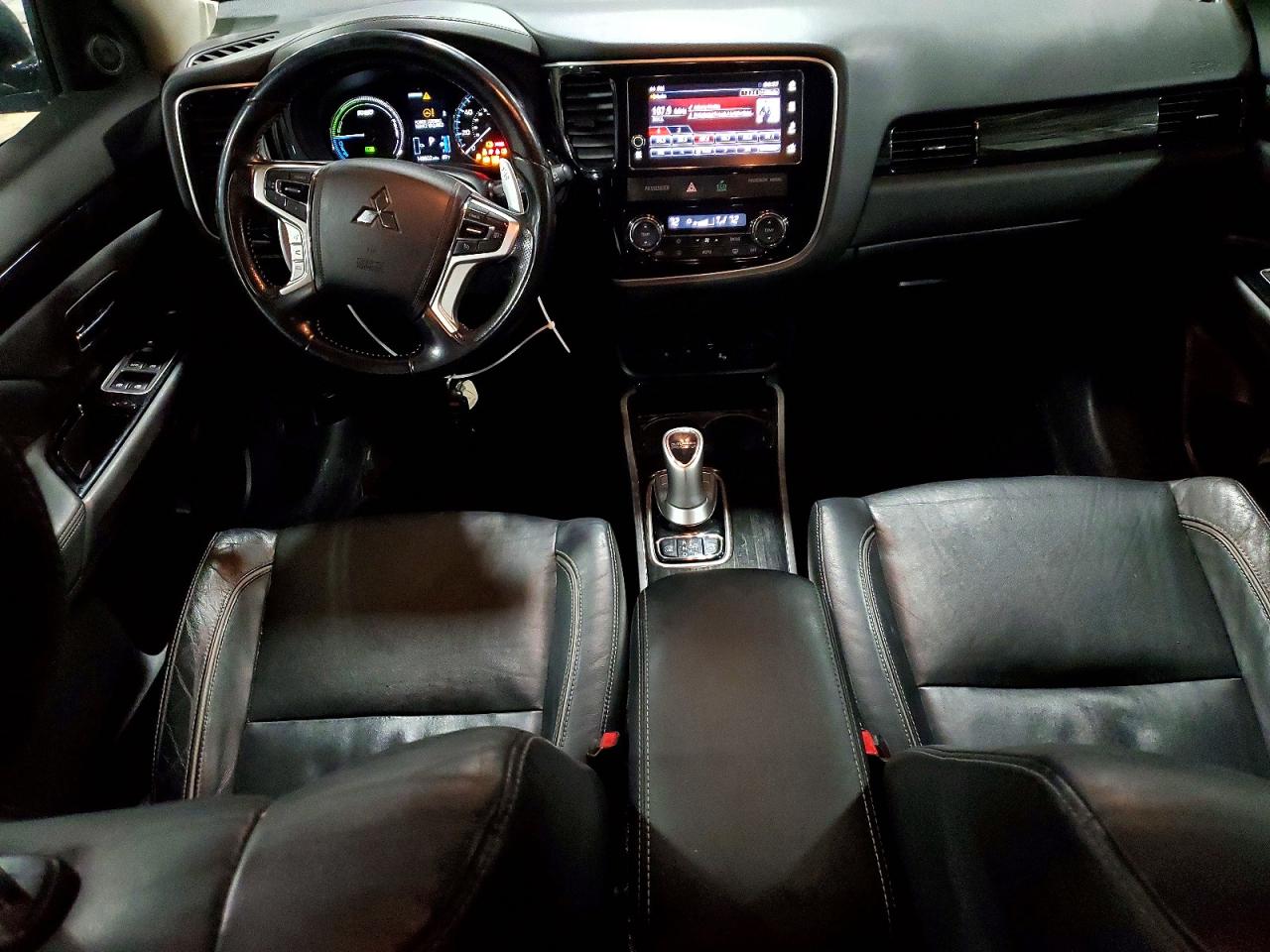 2018 MITSUBISHI OUTLANDER SE photo 8