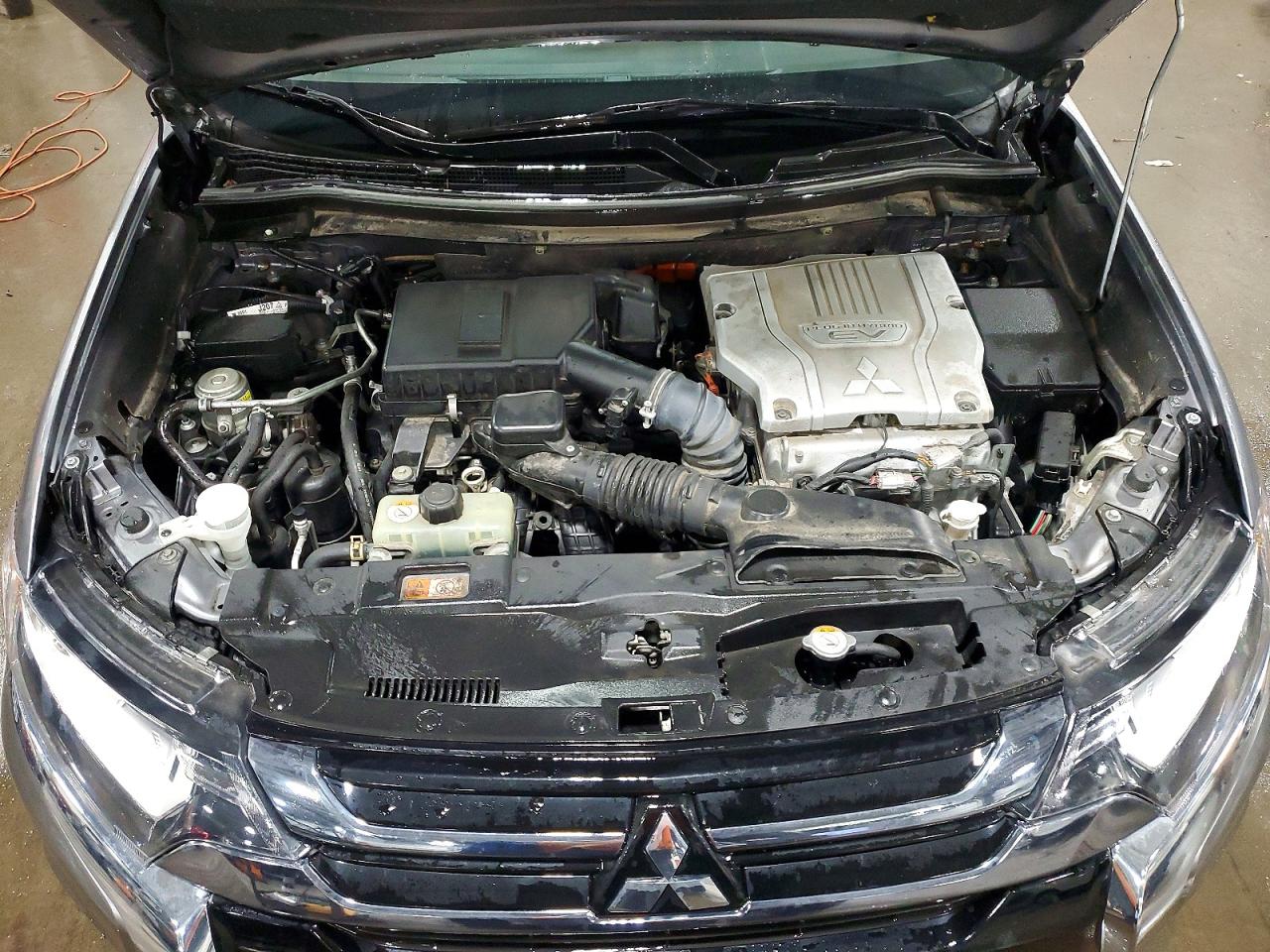 2018 MITSUBISHI OUTLANDER SE photo 12