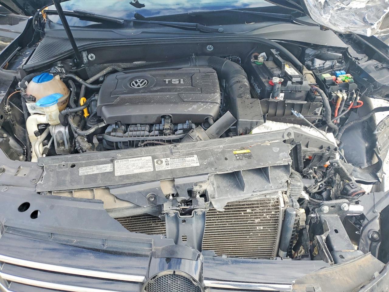 2015 VOLKSWAGEN PASSAT S photo 11