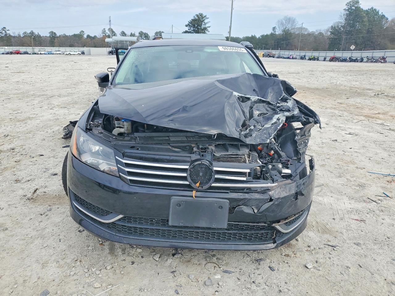2015 VOLKSWAGEN PASSAT S photo 5