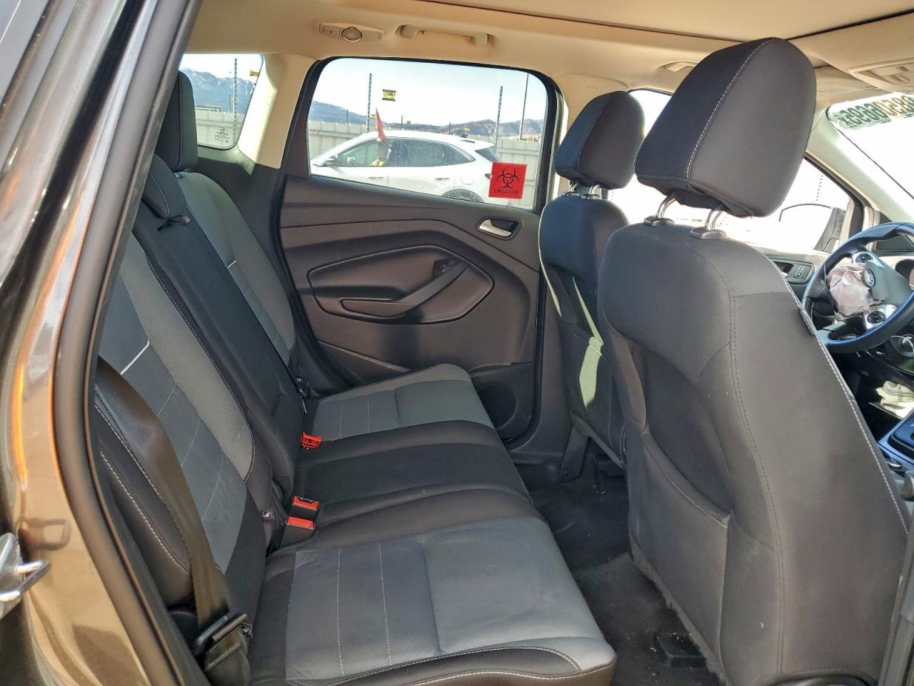 2015 FORD ESCAPE SE photo 11