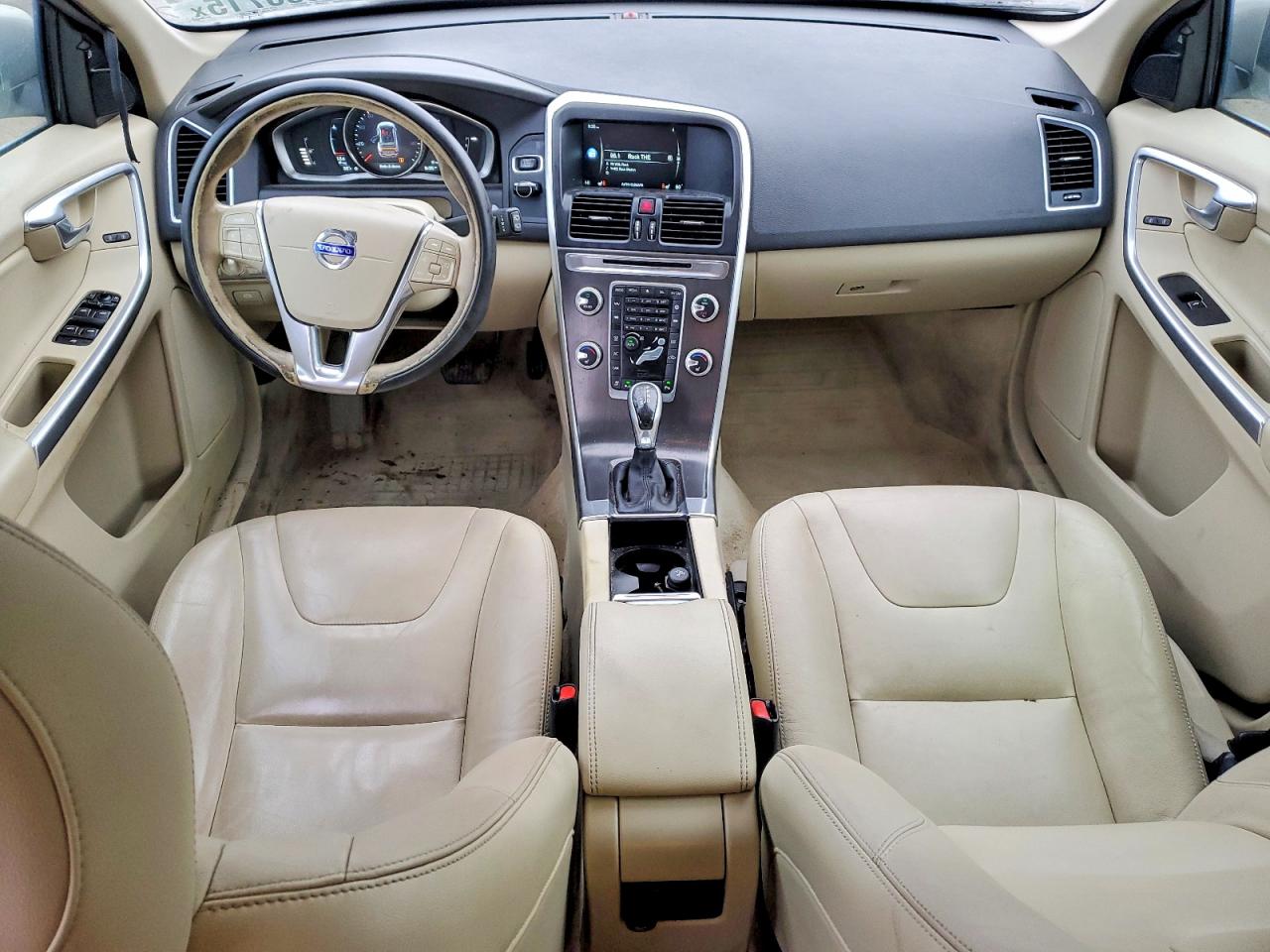 2016 VOLVO XC60 T6 PREMIER photo 8