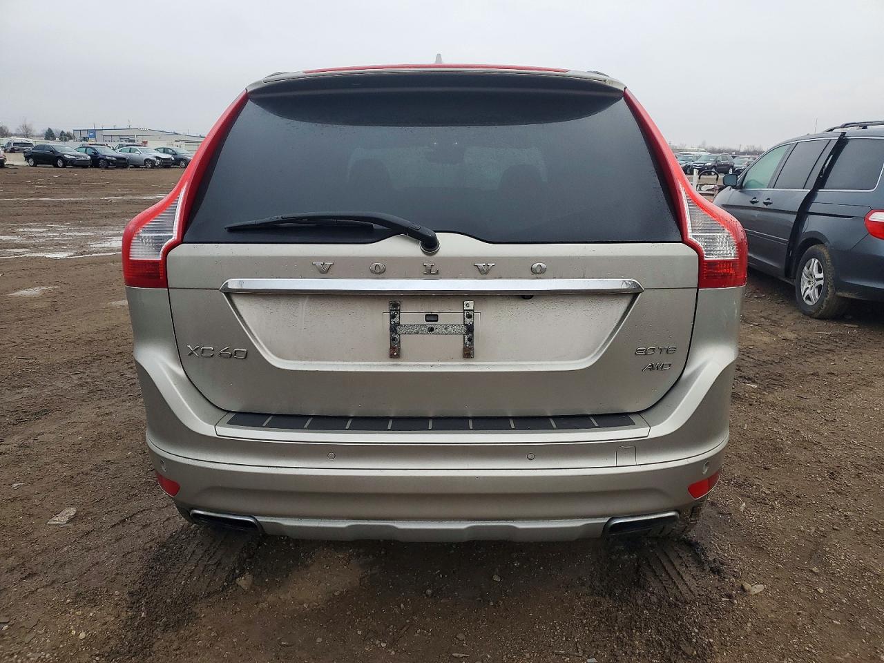 2016 VOLVO XC60 T6 PREMIER photo 6