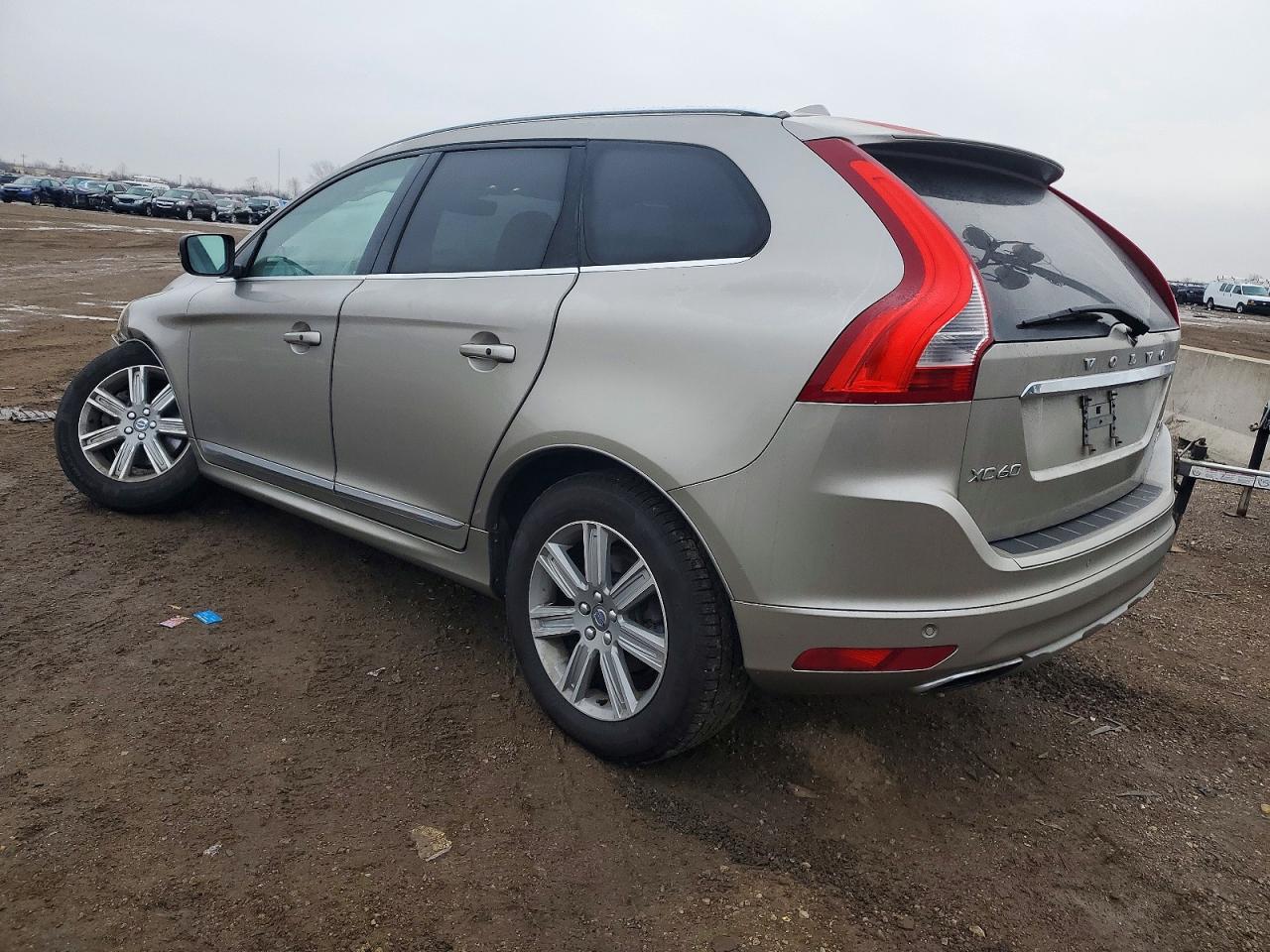 2016 VOLVO XC60 T6 PREMIER photo 2