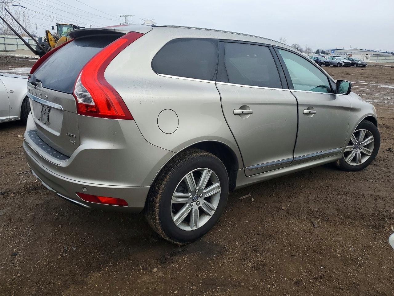 2016 VOLVO XC60 T6 PREMIER photo 3