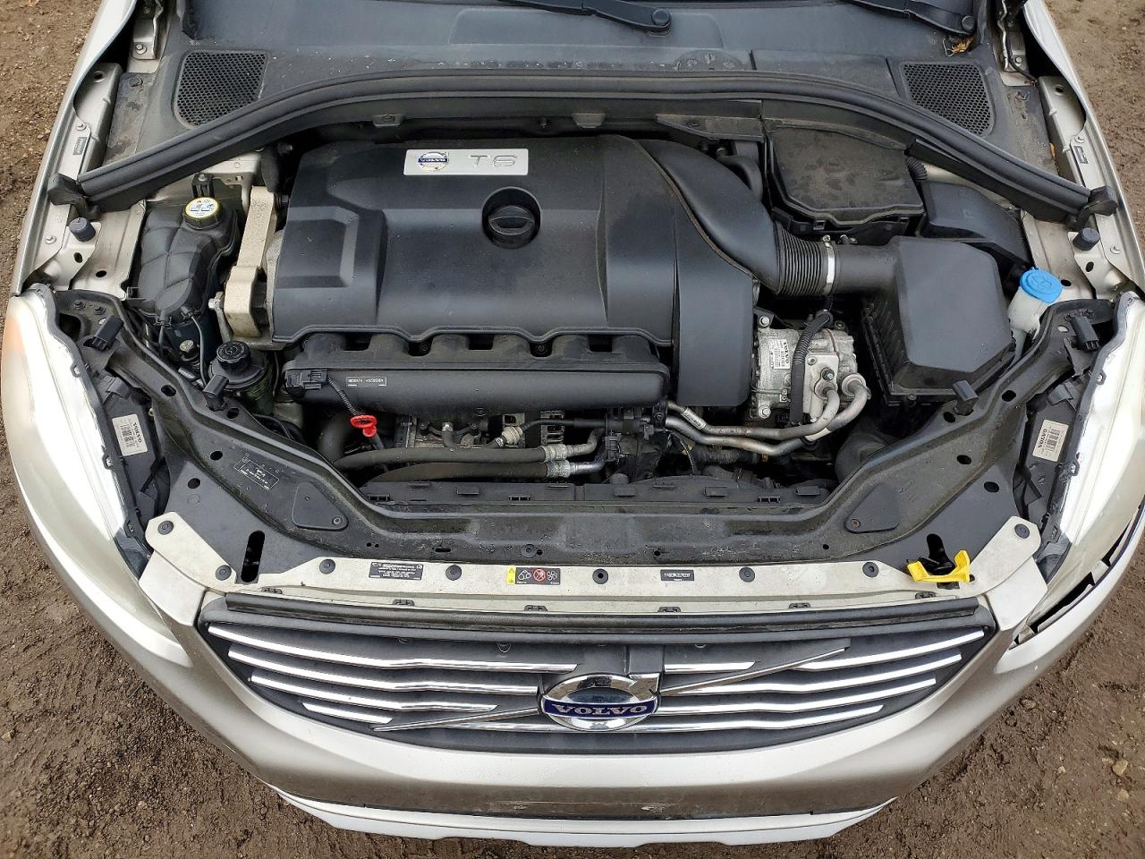 2016 VOLVO XC60 T6 PREMIER photo 11