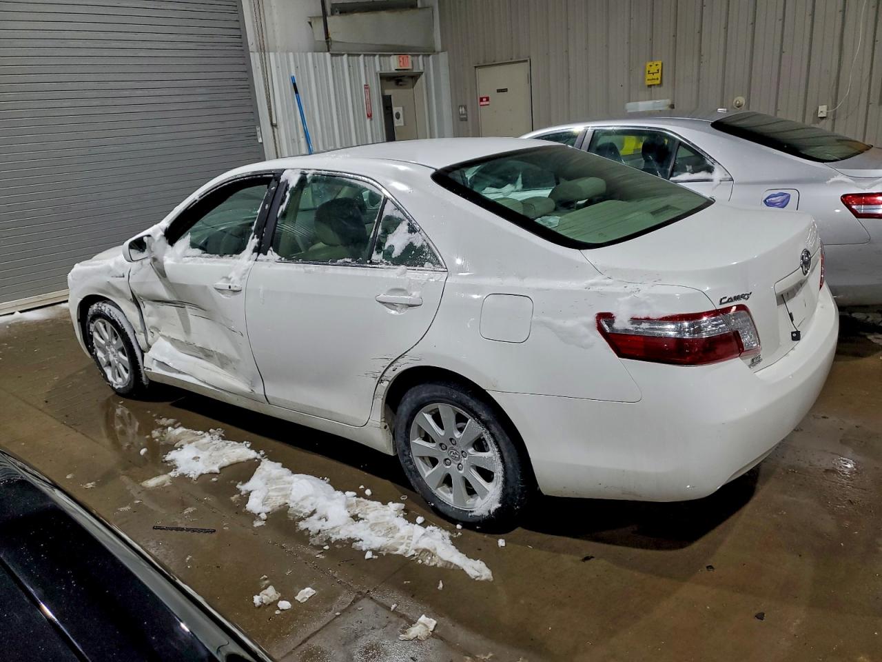 2009 TOYOTA CAMRY HYBRID photo 2