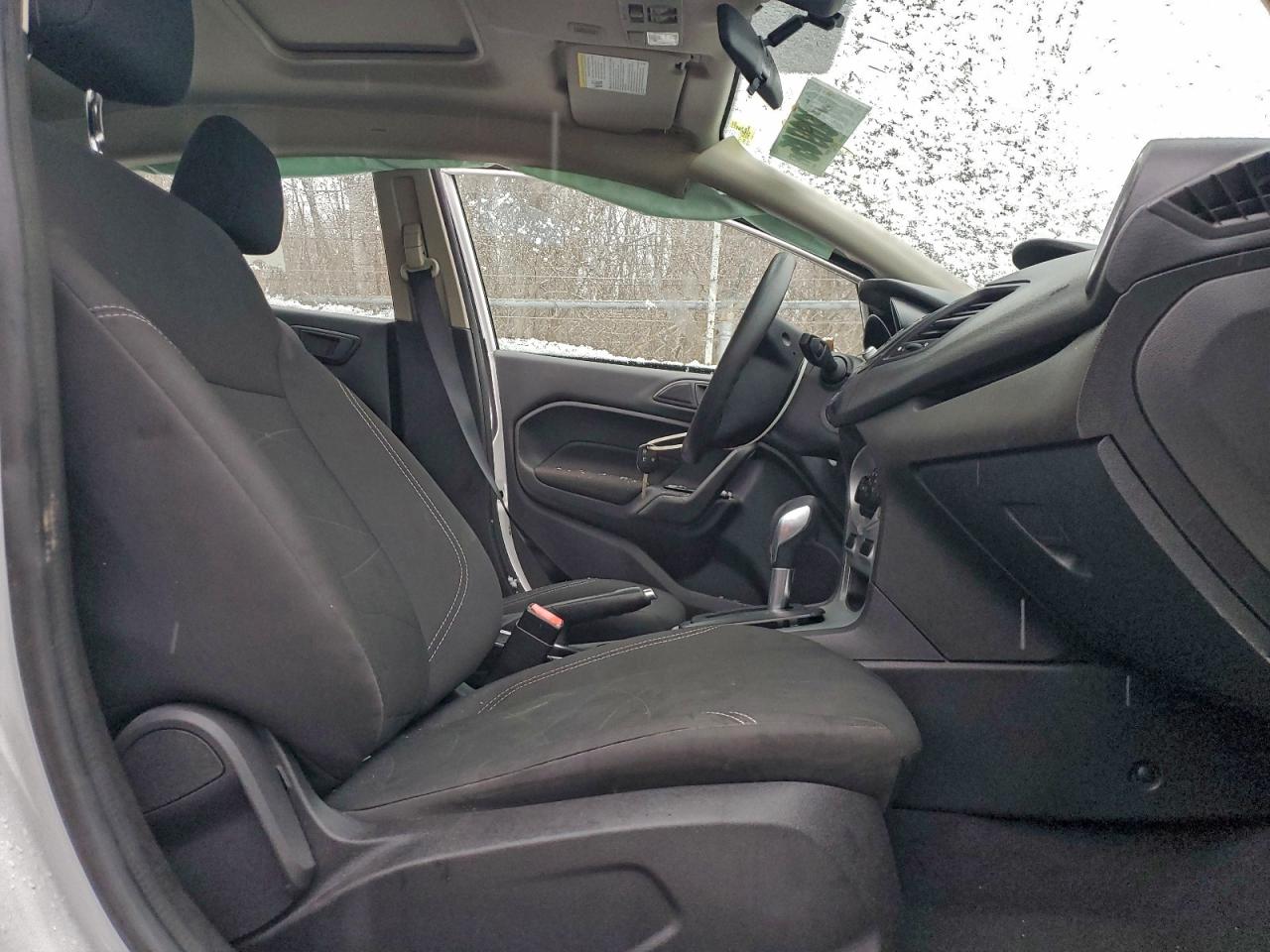 2019 FORD FIESTA SE photo 13