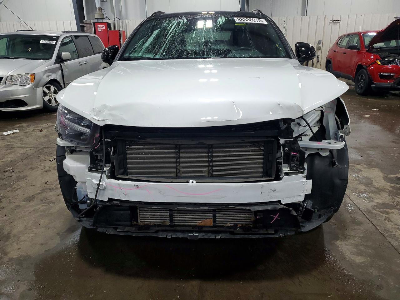 2019 VOLVO XC40 T5 MOMENTUM photo 5