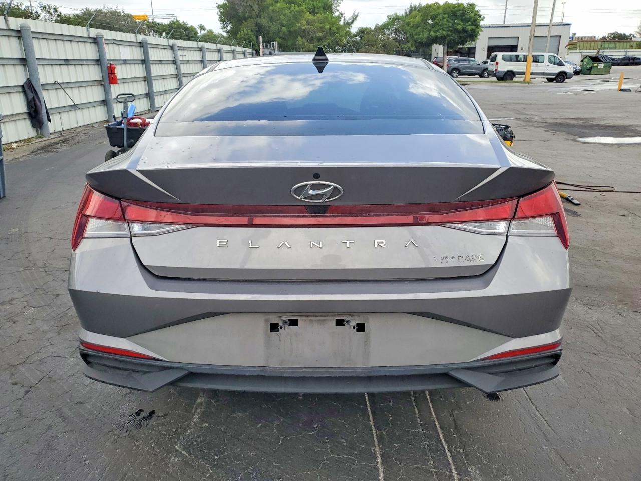 2022 HYUNDAI ELANTRA SEL photo 6