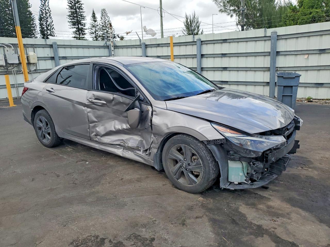 2022 HYUNDAI ELANTRA SEL photo 4