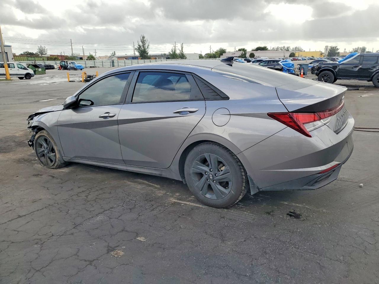 2022 HYUNDAI ELANTRA SEL photo 2