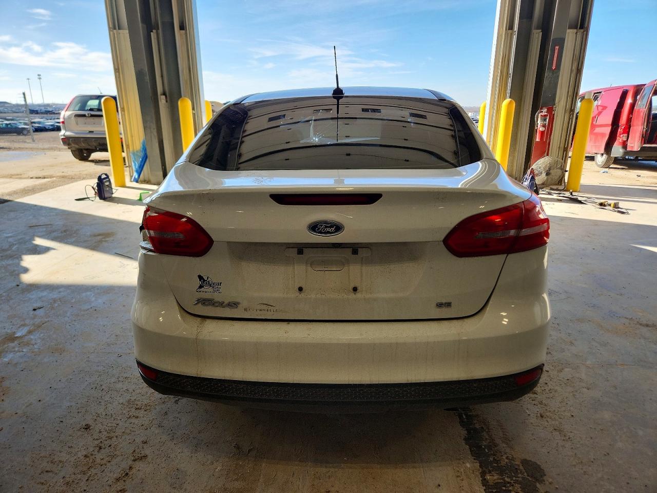 2017 FORD FOCUS SE photo 6