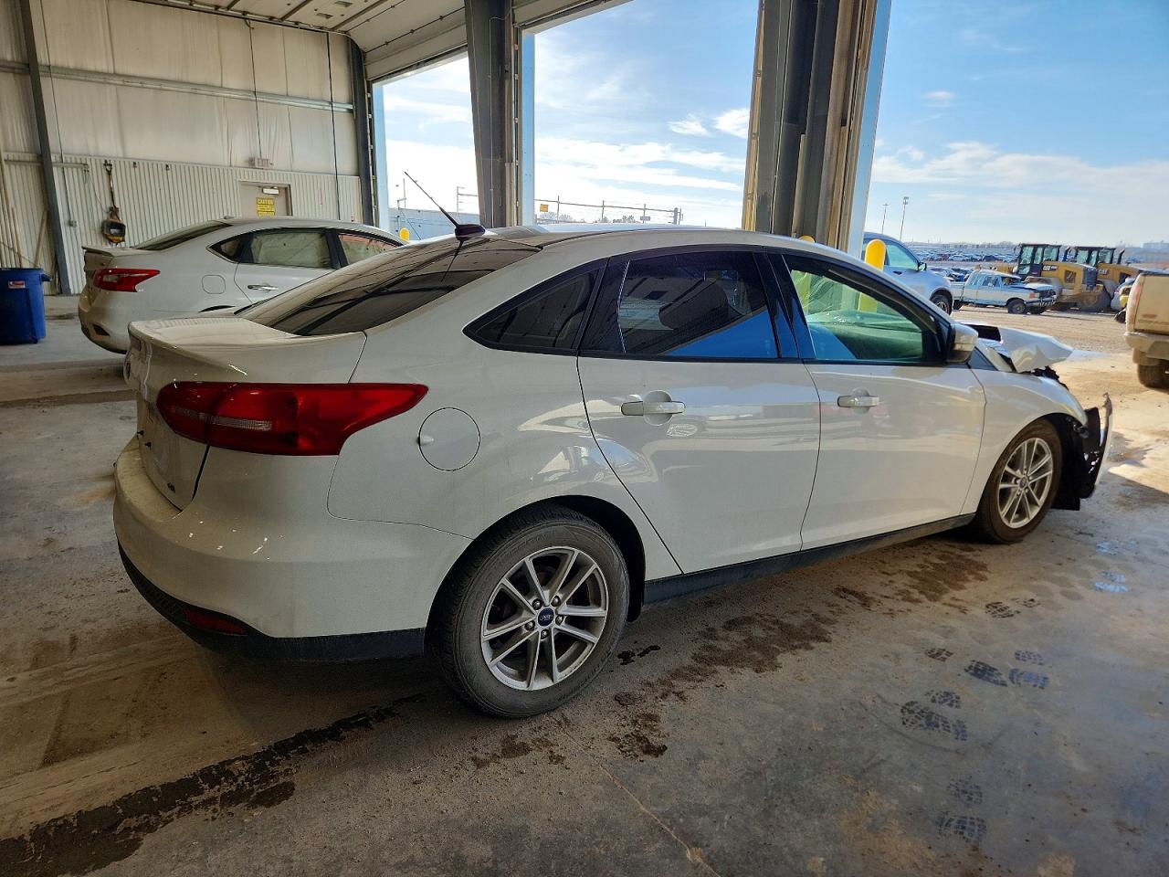 2017 FORD FOCUS SE photo 3