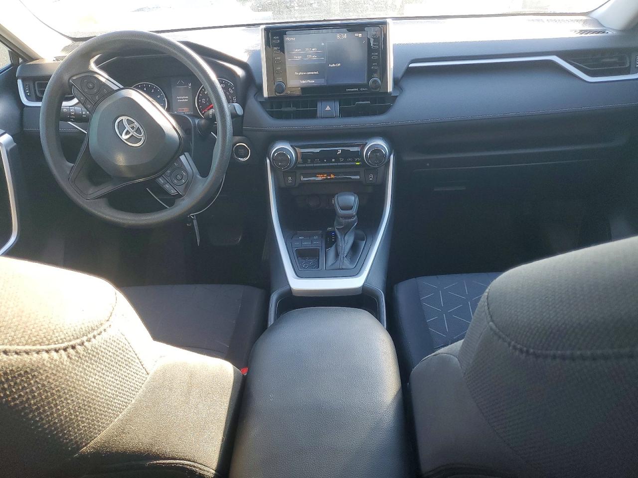 2021 TOYOTA RAV4 XLE photo 8