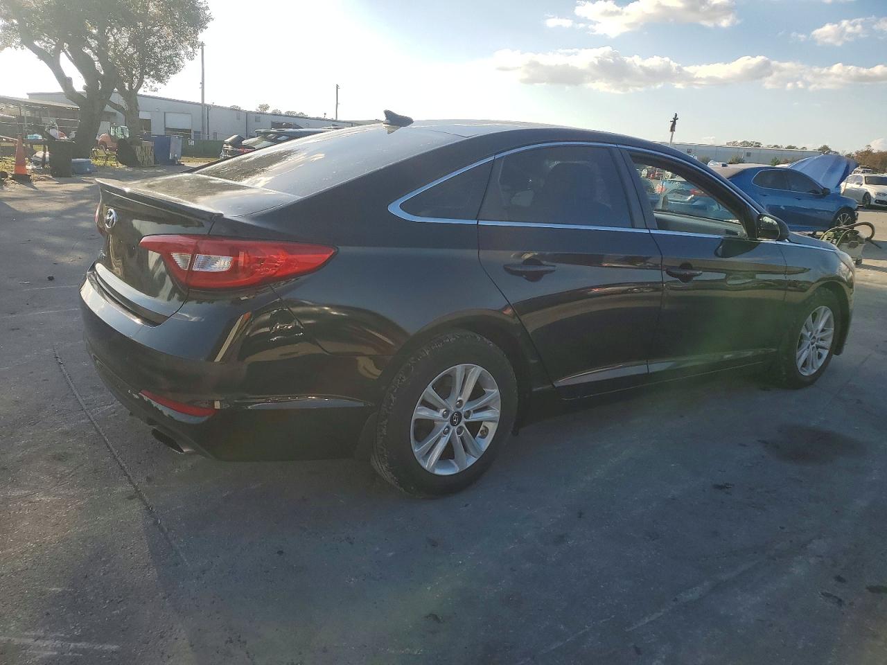 2015 HYUNDAI SONATA SE photo 5