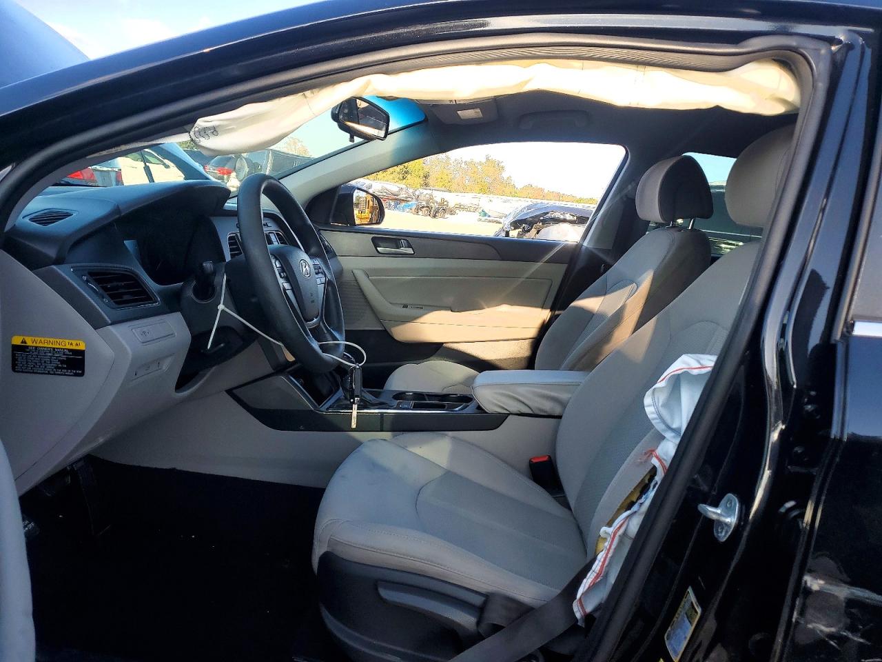 2015 HYUNDAI SONATA SE photo 13