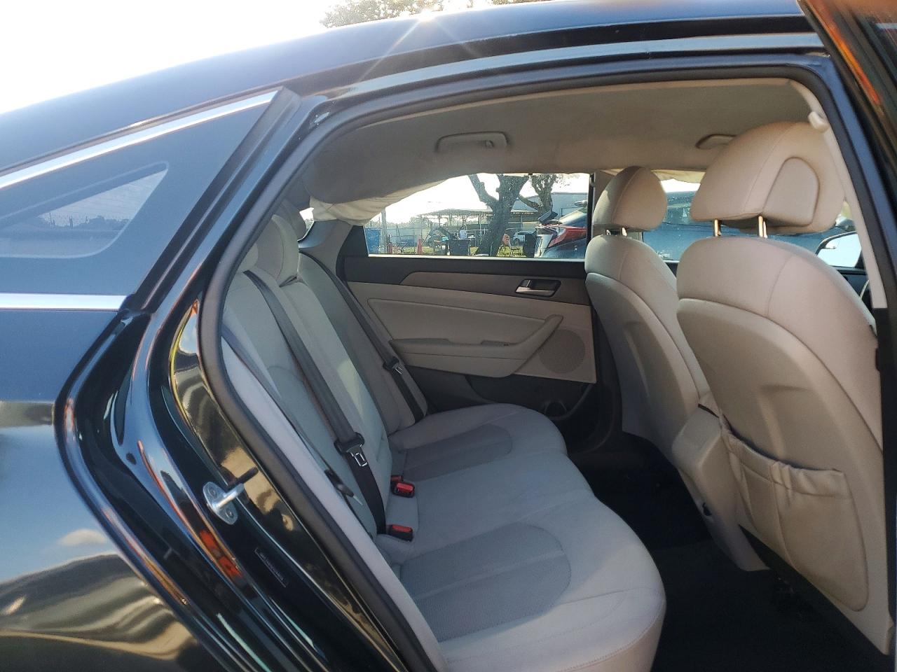 2015 HYUNDAI SONATA SE photo 19