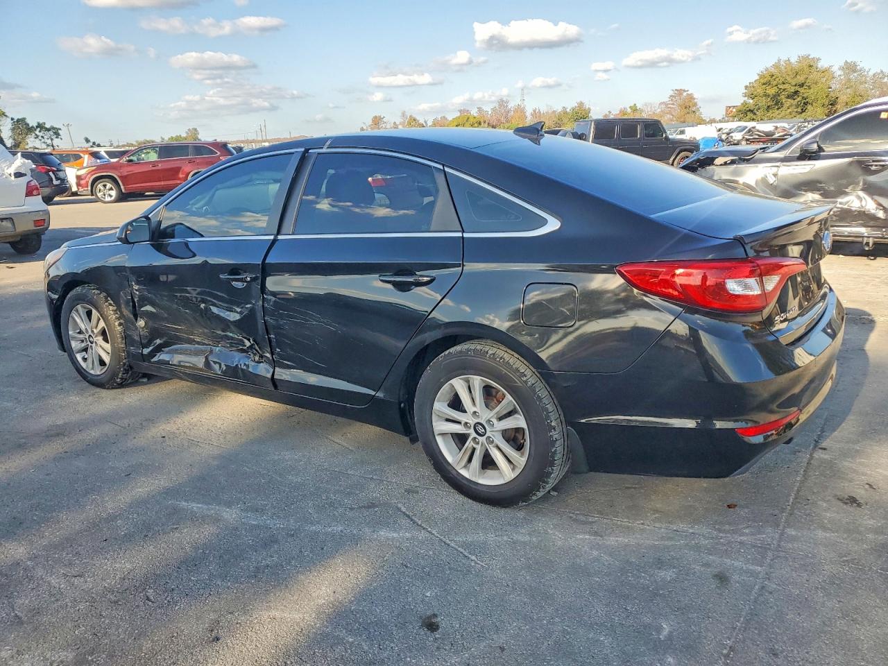 2015 HYUNDAI SONATA SE photo 3