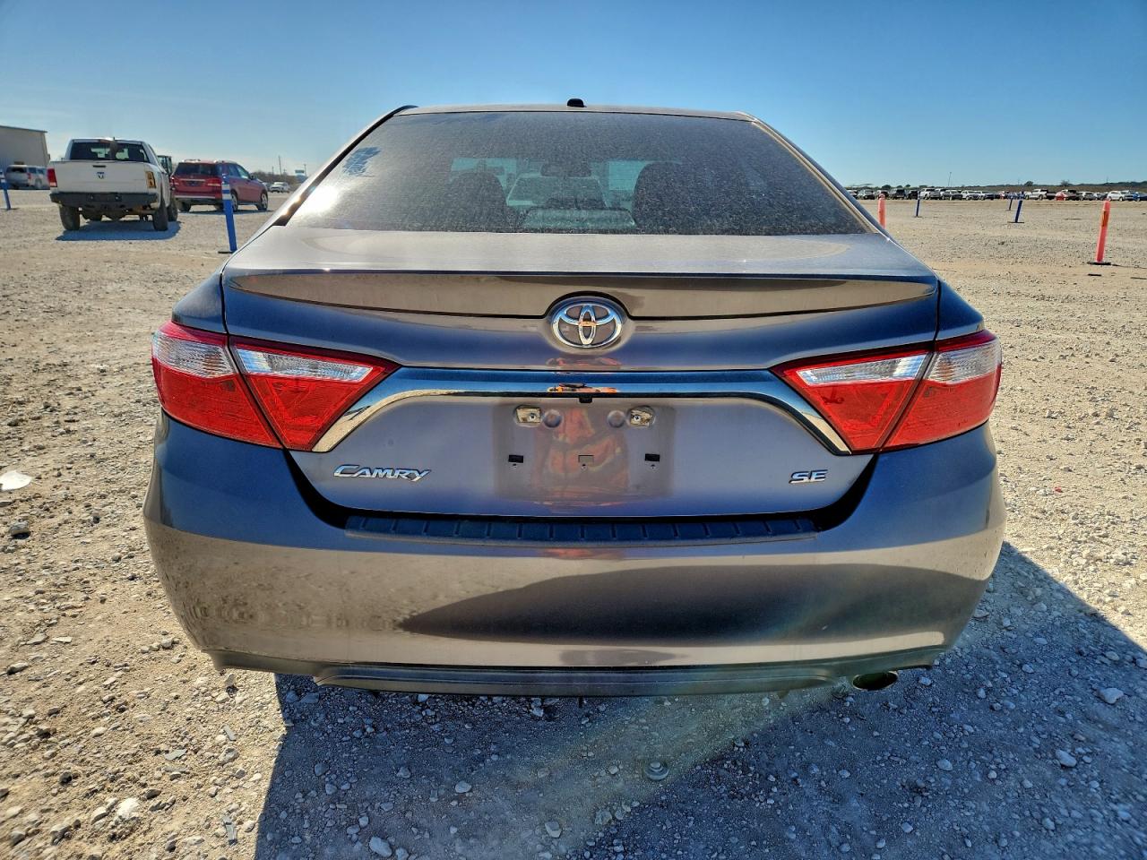 2016 TOYOTA CAMRY LE photo 6