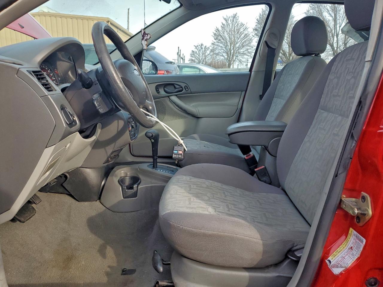 2005 FORD FOCUS ZX4 photo 7
