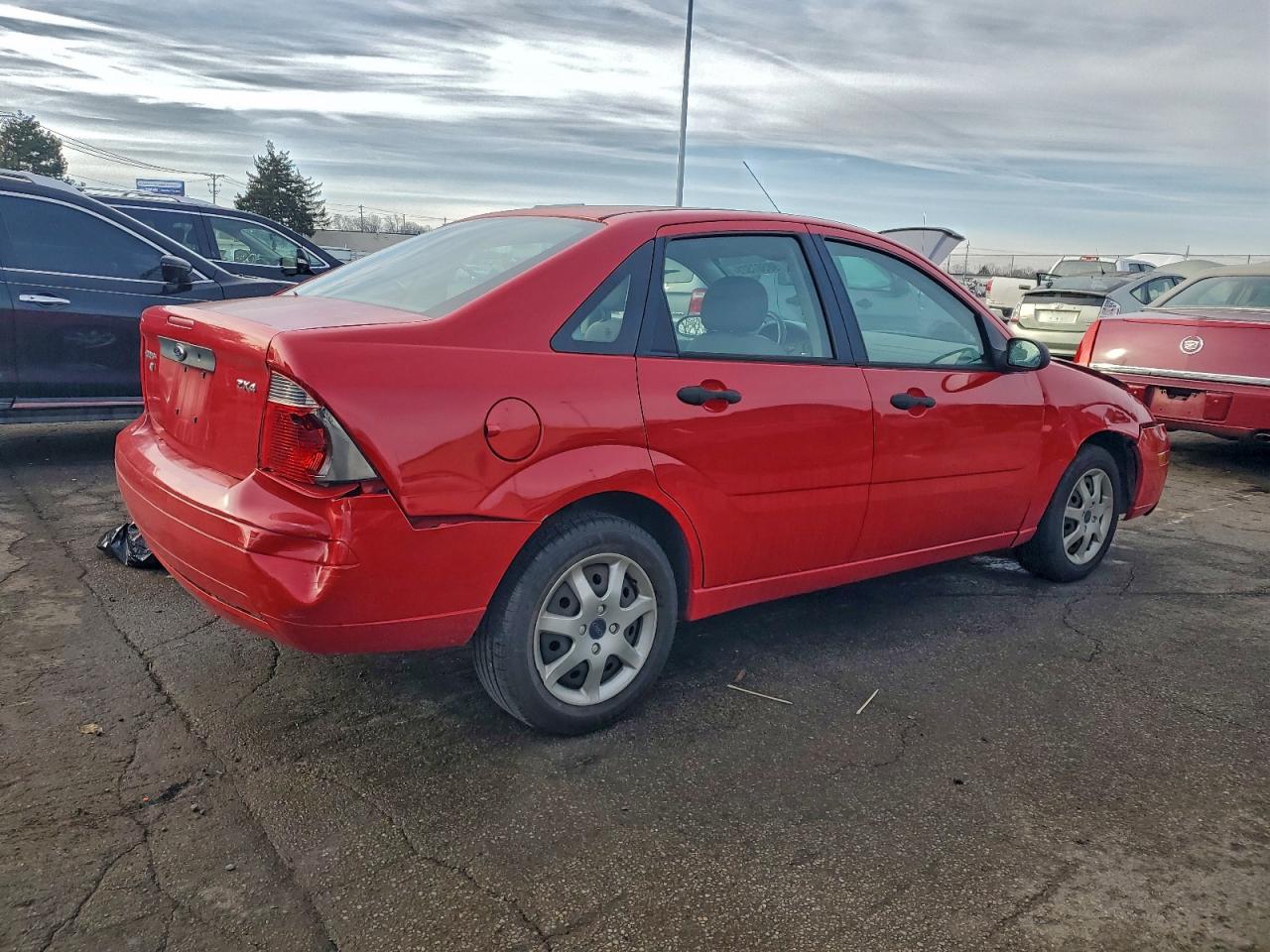 2005 FORD FOCUS ZX4 photo 3