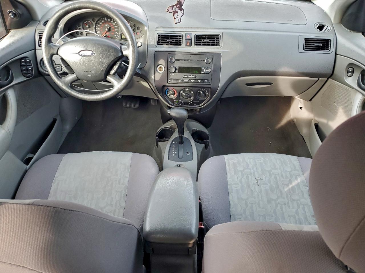 2005 FORD FOCUS ZX4 photo 8