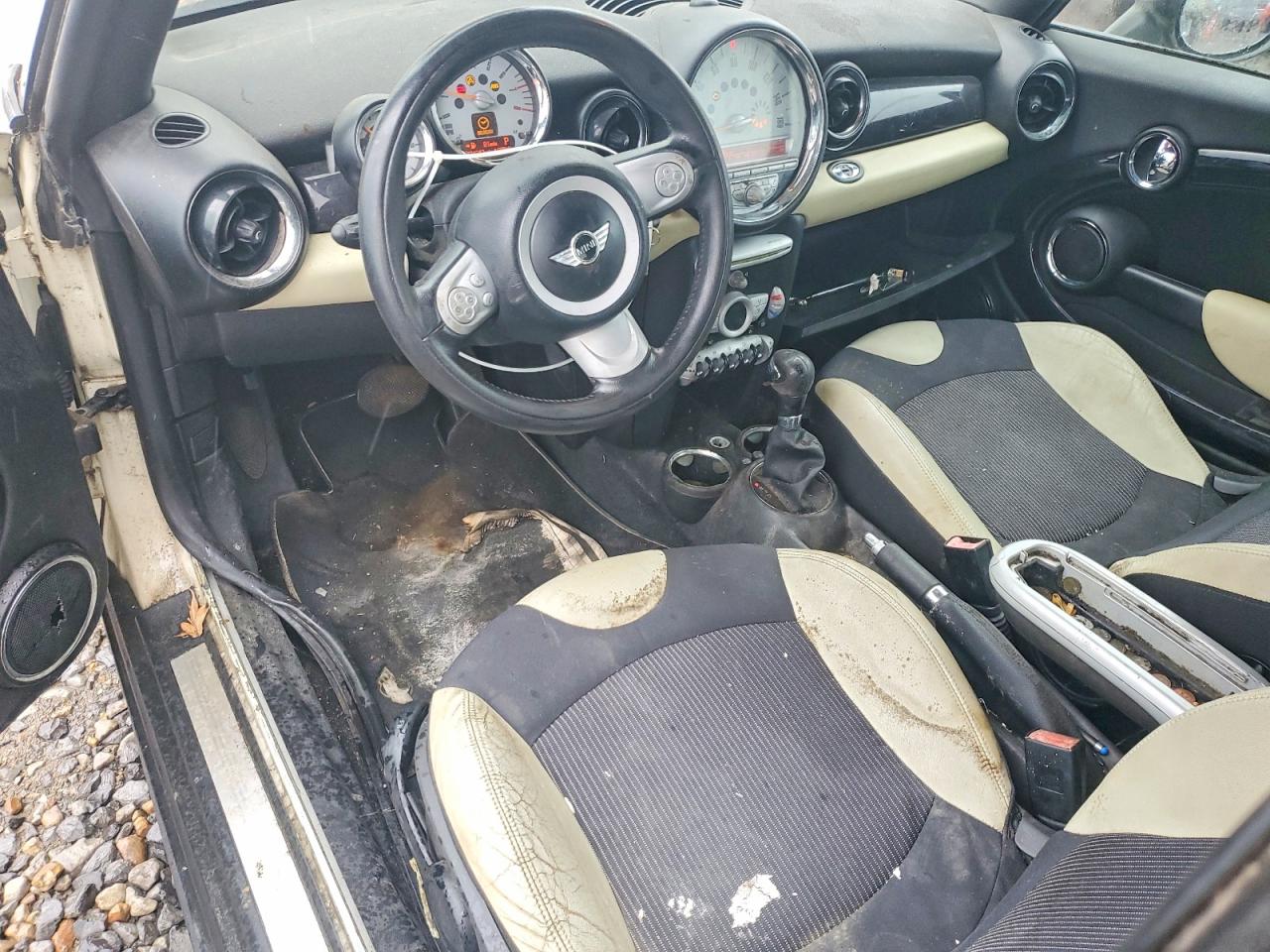 2009 MINI COOPER photo 15