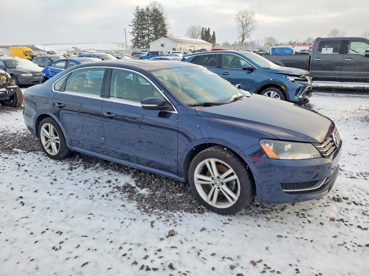 2014 VOLKSWAGEN PASSAT SE photo 4