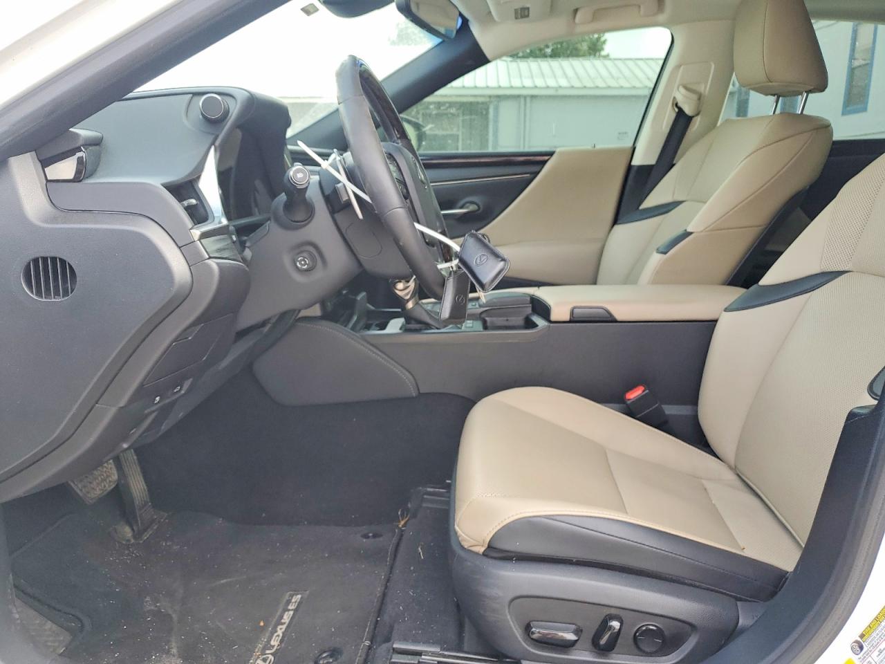 2020 LEXUS ES 300H photo 7