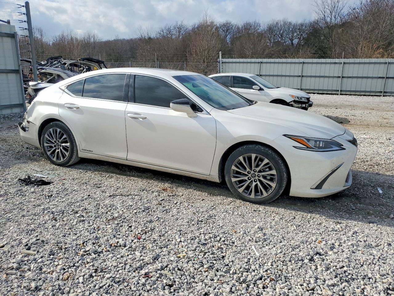 2020 LEXUS ES 300H photo 4