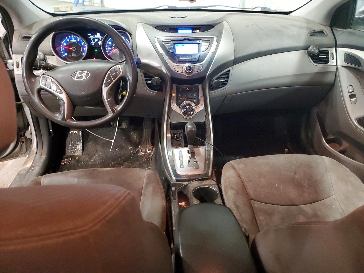2013 HYUNDAI ELANTRA GLS photo 8