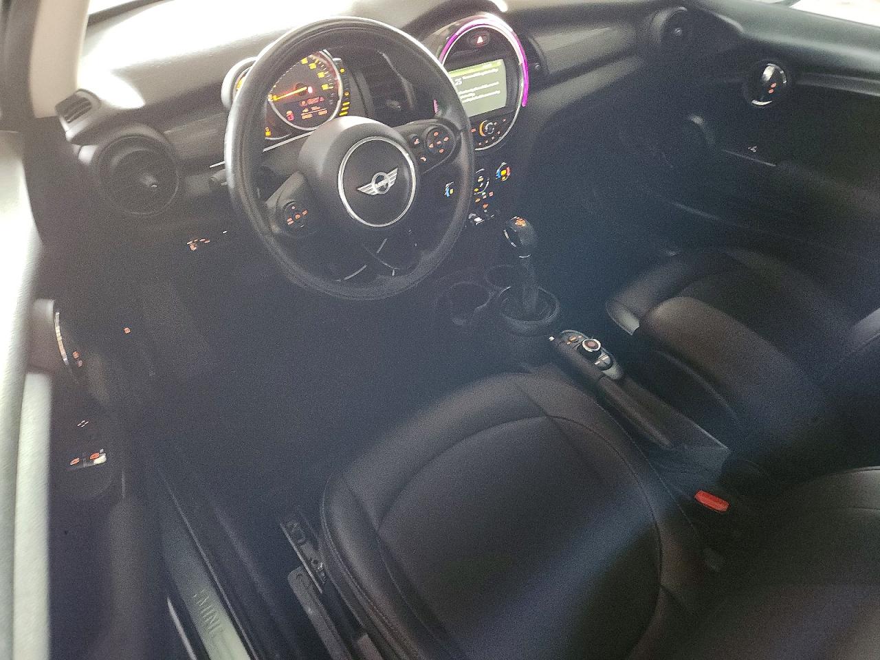 2017 MINI COOPER photo 8