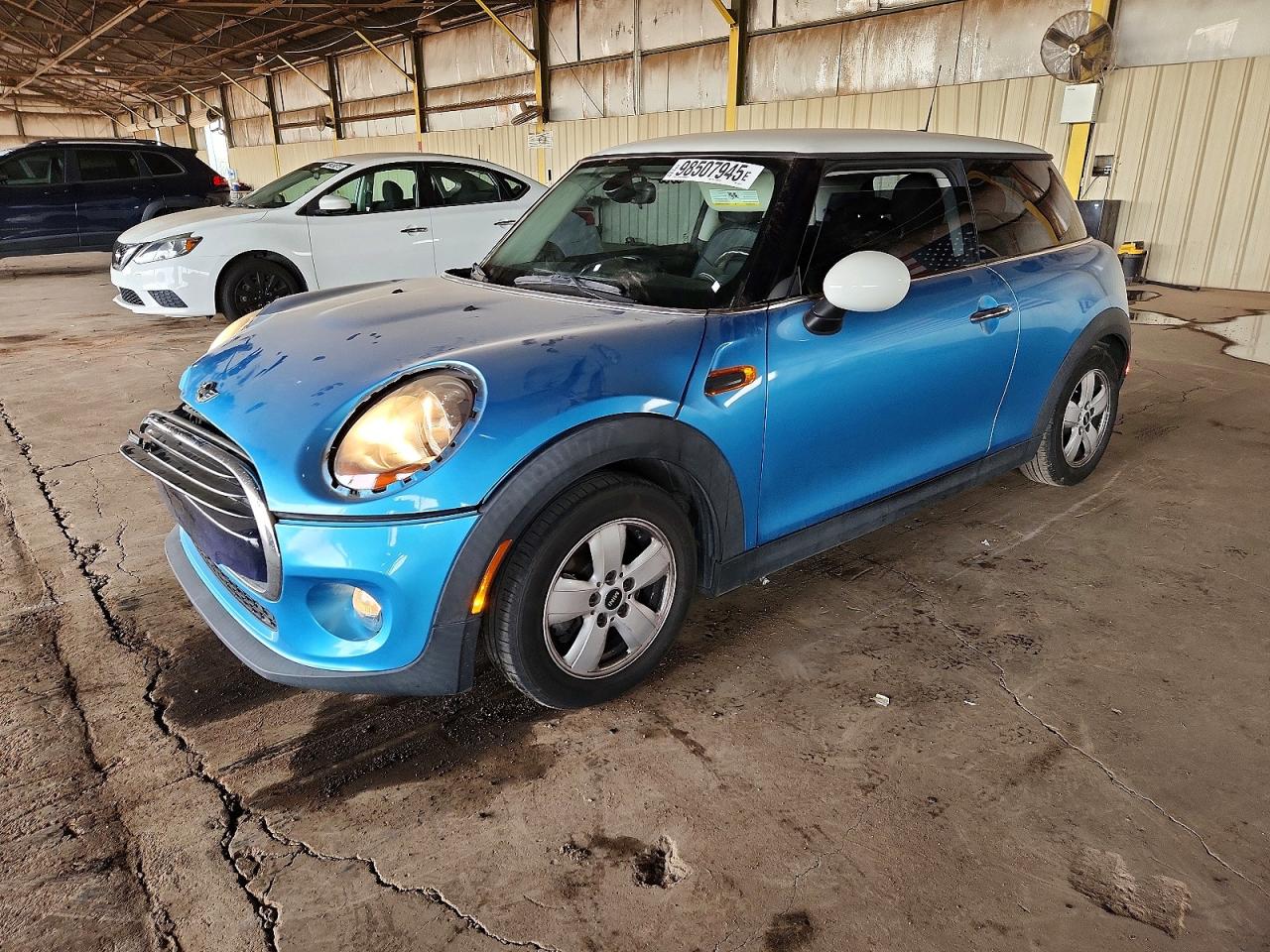 2017 MINI COOPER