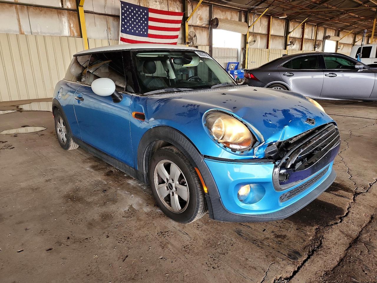 2017 MINI COOPER photo 4