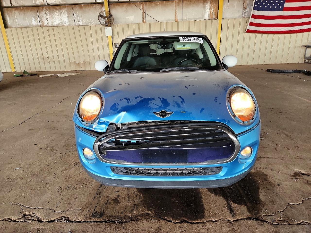 2017 MINI COOPER photo 5