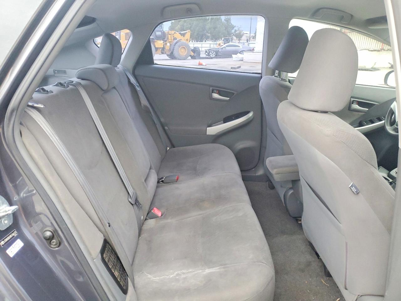 2011 TOYOTA PRIUS photo 10
