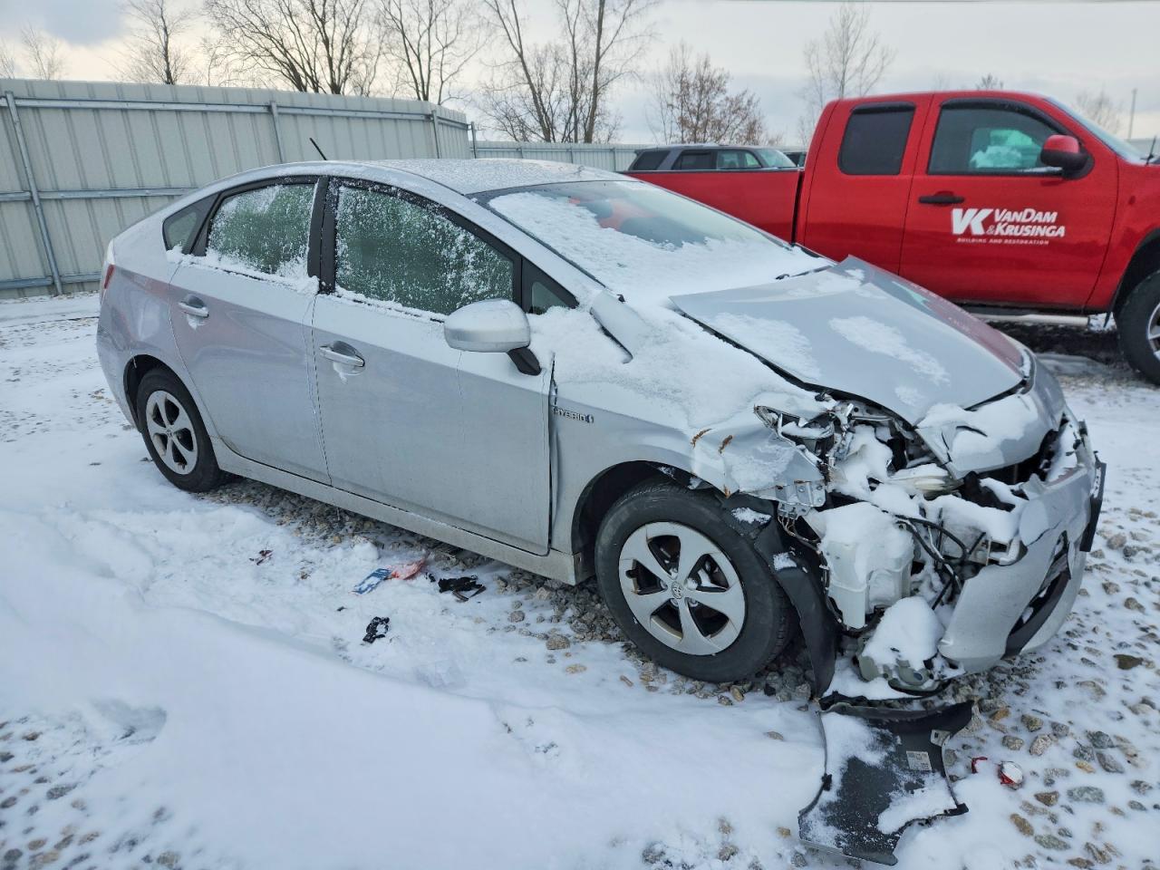 2013 TOYOTA PRIUS photo 4