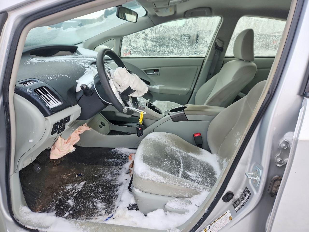2013 TOYOTA PRIUS photo 7