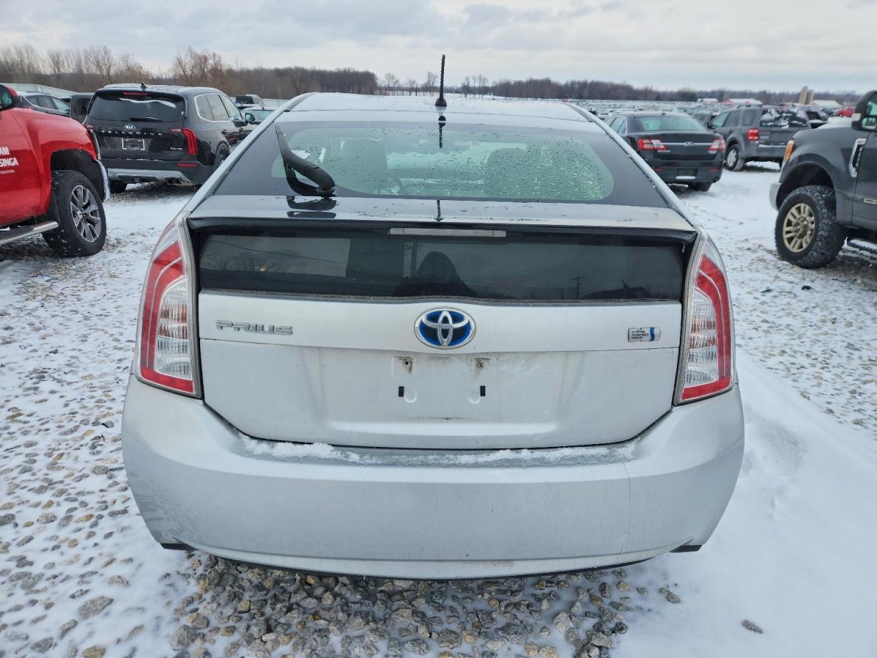 2013 TOYOTA PRIUS photo 6