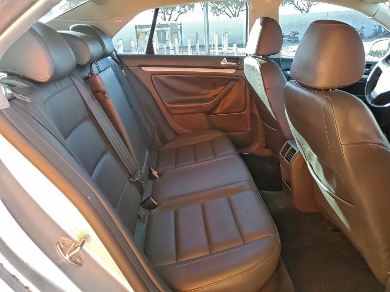 2008 VOLKSWAGEN JETTA SE photo 10