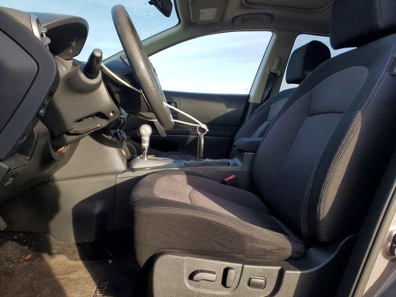 2011 NISSAN ROGUE S photo 7
