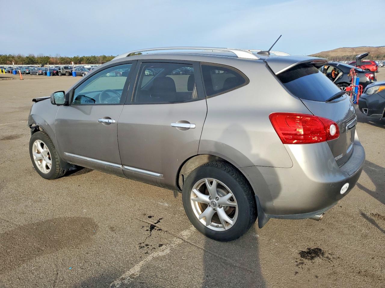 2011 NISSAN ROGUE S photo 2