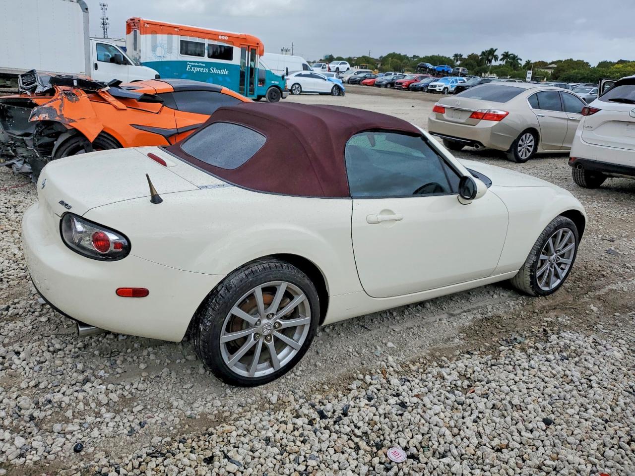 2006 MAZDA MX-5 MIATA photo 3