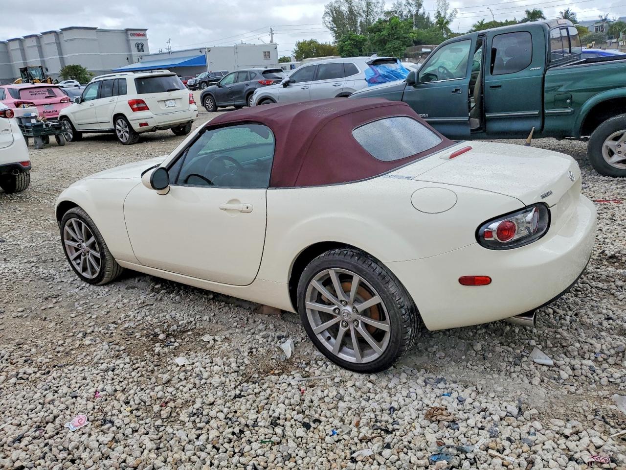 2006 MAZDA MX-5 MIATA photo 2