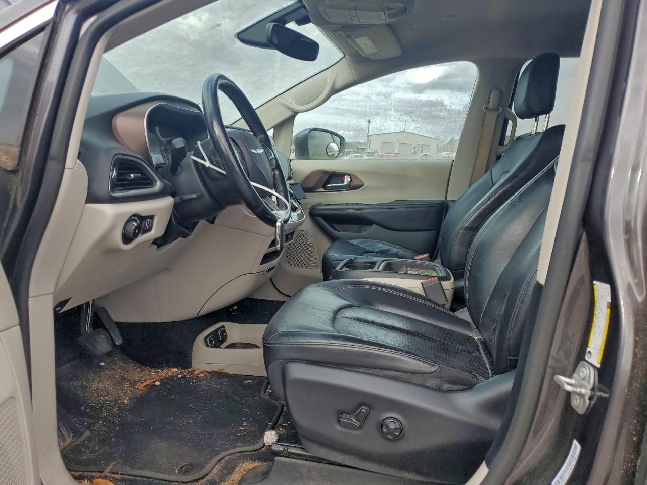 2019 CHRYSLER PACIFICA TOURING L photo 7